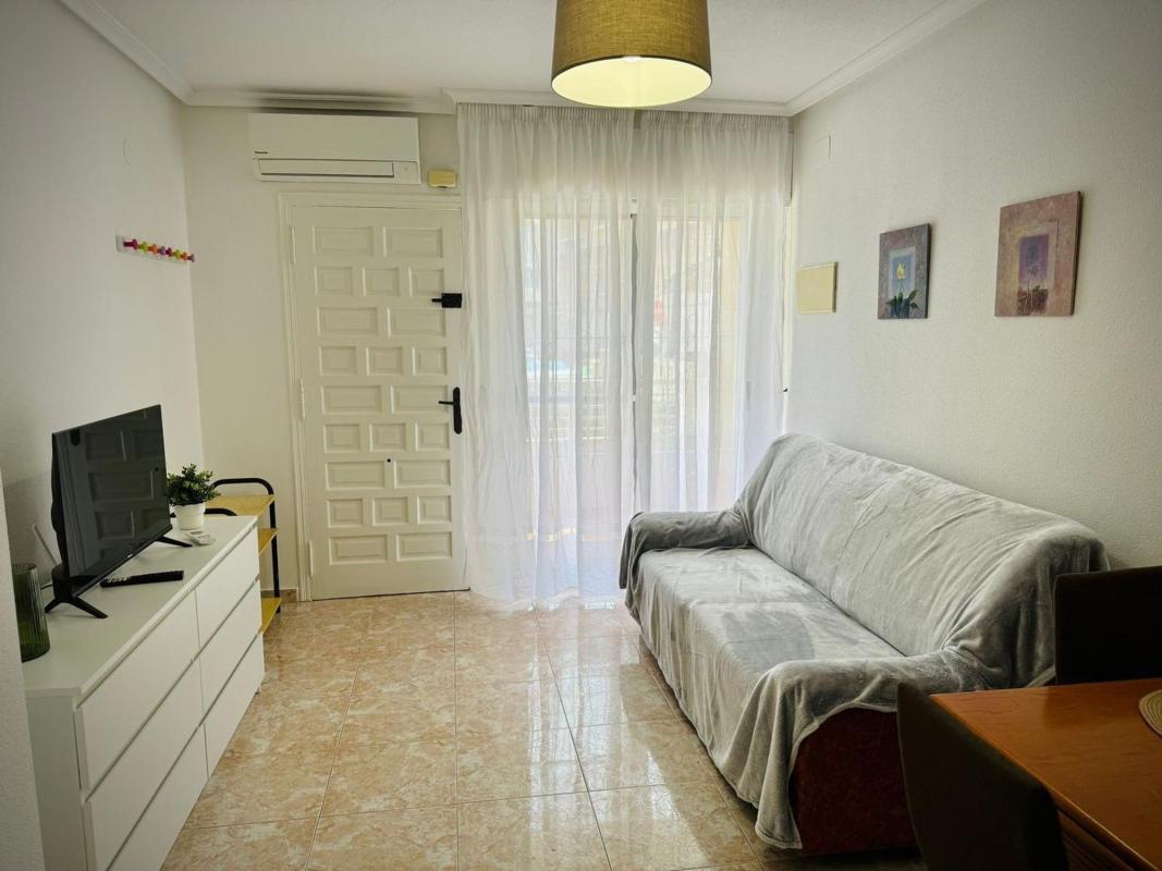Venta de piso en Piso en Avenida Habaneras - Curva de Palangre, Torrevieja, Torrevieja
photo 1