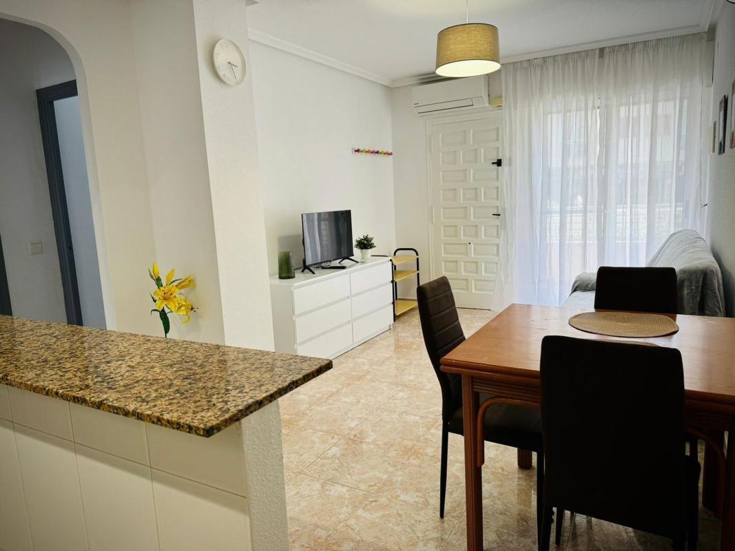 Venta de piso en Piso en Avenida Habaneras - Curva de Palangre, Torrevieja, Torrevieja
photo 5