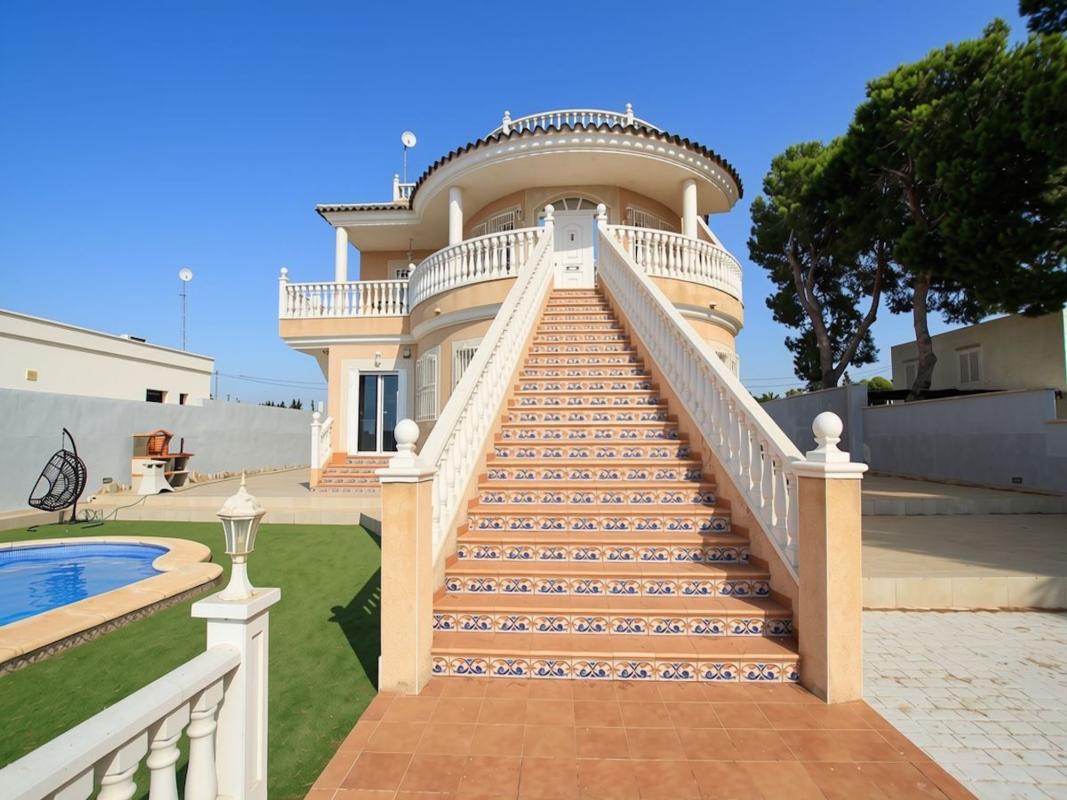 Properties for sale and rent in Spain photo 4