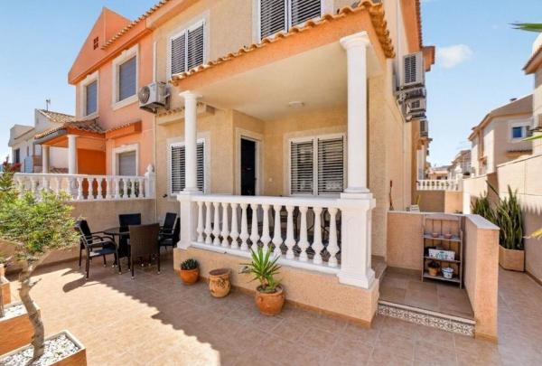 Chalet pareado en Miramar - Torre del Moro, Torrevieja photo 1