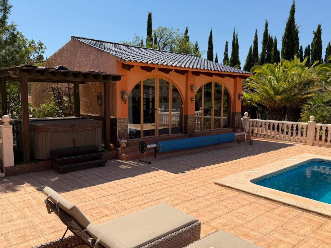 Properties for sale and rent in Spain photo 4