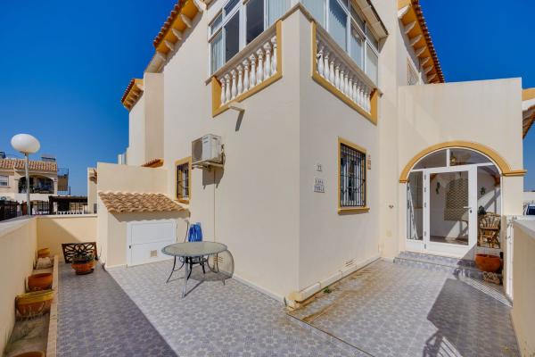 Chalet pareado en Calle Cuerda, 5, Playa Flamenca, Orihuela photo 1