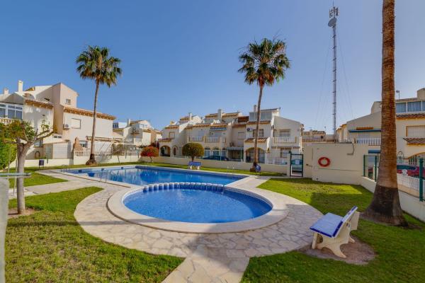 Chalet pareado en Calle Cuerda, 5, Playa Flamenca, Orihuela photo 2