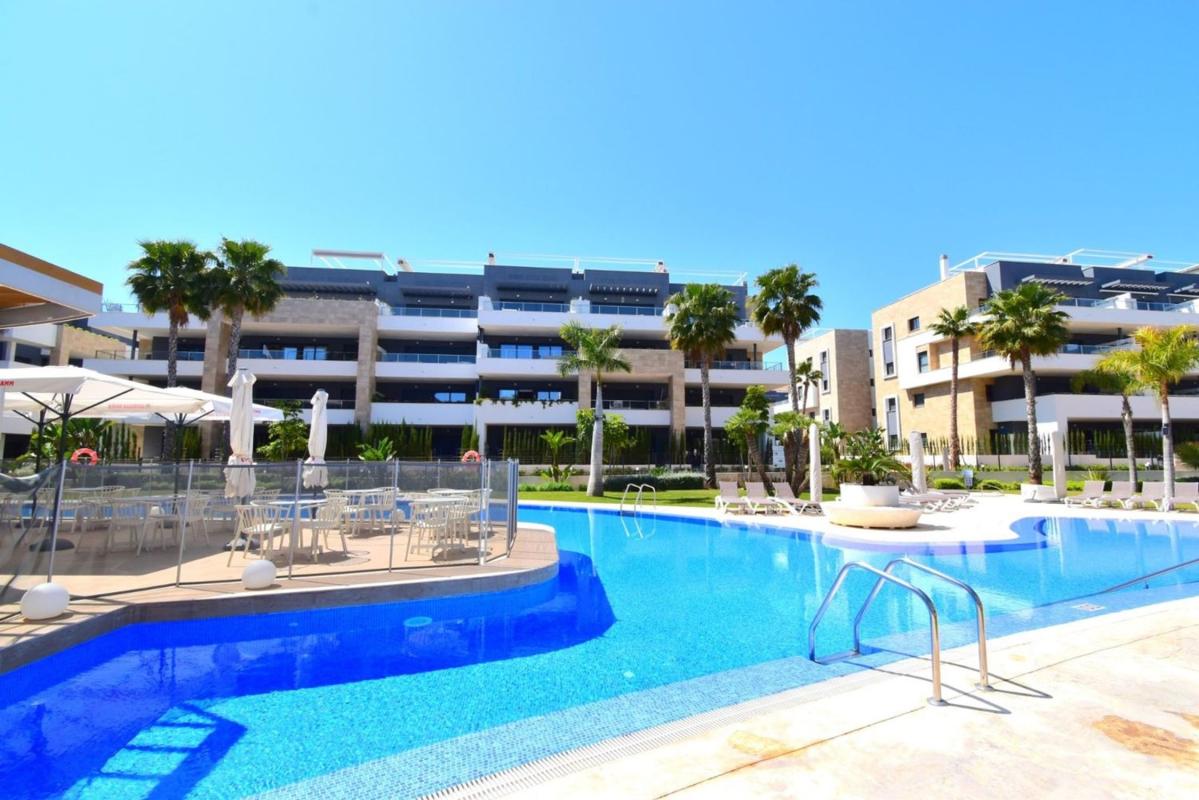Venta de piso en Piso en Calle Pablo Picasso, Playa Flamenca, Orihuela, Orihuela
photo 2