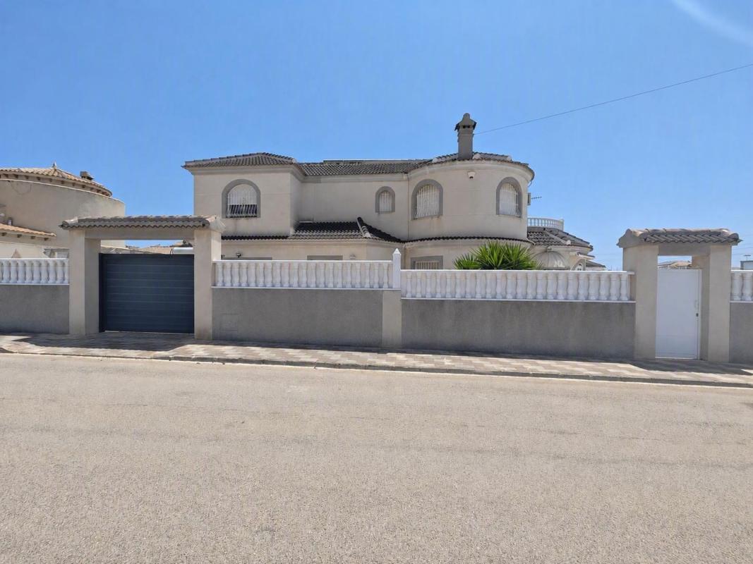 Properties for sale and rent in Spain photo 1