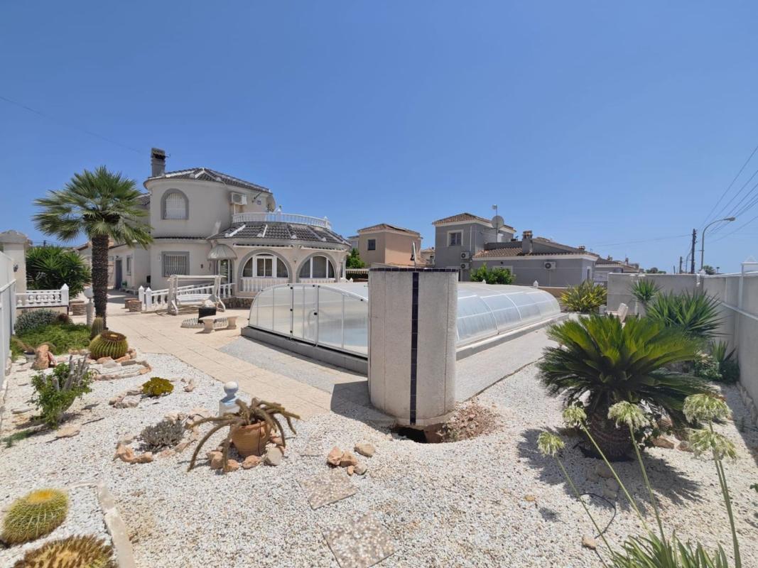 Properties for sale and rent in Spain photo 3