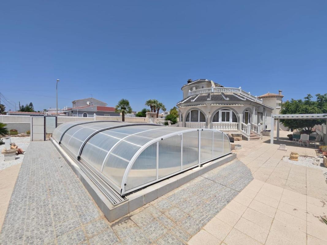 Properties for sale and rent in Spain photo 4