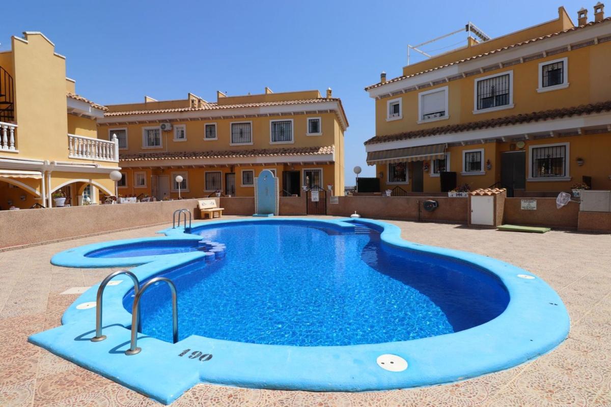 Sprzedaż niezależnego domku jednorodzinnego w  Casa o chalet en Algorfa, Algorfa photo 3