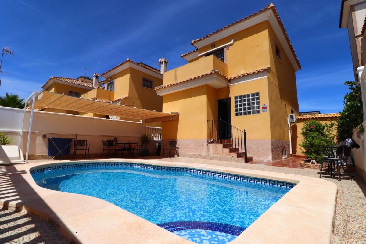 Sale of independent chalet in Casa o chalet en Algorfa, Algorfa
photo 1