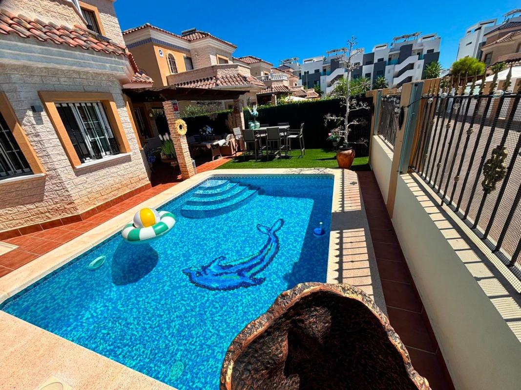 Venta de chalet independiente en Casa o chalet en La Siesta - El Salado - Torreta, Torrevieja, Torrevieja
photo 2