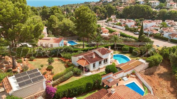 Chalet independiente en venta en Casa o chalet en El Montgó, Denia, Denia
 photo 1