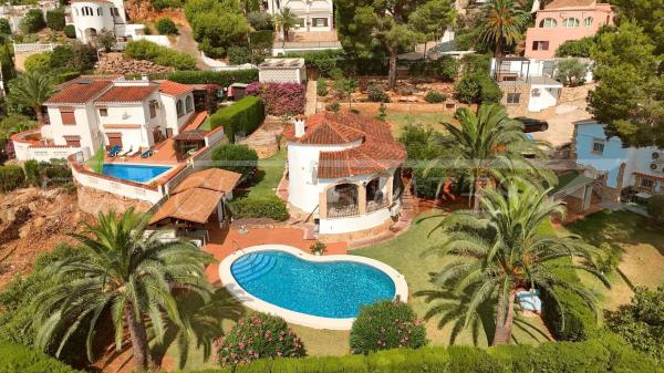 Chalet independiente en venta en Casa o chalet en El Montgó, Denia, Denia
 photo 2
