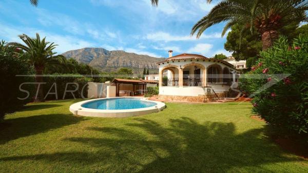 Chalet independiente en venta en Casa o chalet en El Montgó, Denia, Denia
 photo 3