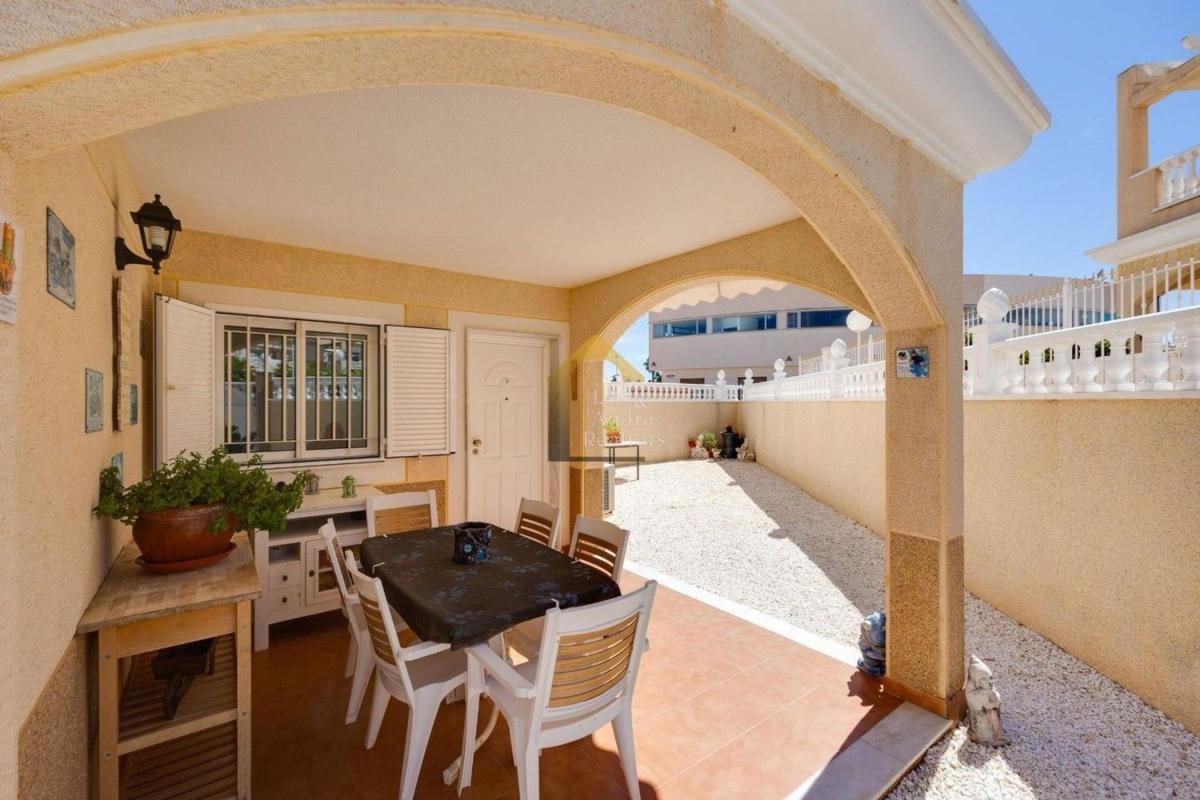 Properties for sale and rent in Spain photo 3