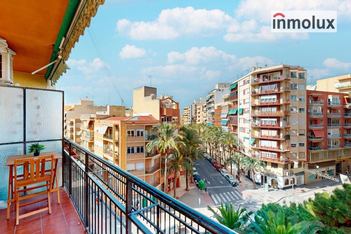 Venta de piso en Piso en Plaza General Mancha, Ensanche-Diputación, Alicante / Alacant, Alicante / Alacant
photo 2