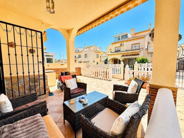 Chalet pareado en Playa Flamenca, Orihuela photo 3