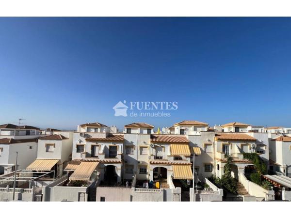 Chalet independiente en venta en Casa o chalet en Avenida D'Escandinàvia, Monte y Mar, Gran Alacant, Gran Alacant
 photo 1