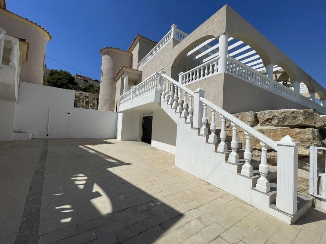 Properties for sale and rent in Spain photo 1