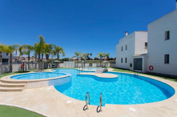 Chalet adosado en Aguas Nuevas, Torrevieja photo 2