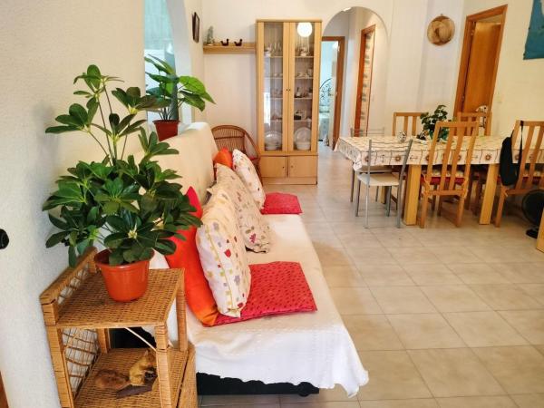 Sale of flat in Piso en Playa de los Náufragos, Torrevieja, Torrevieja
thumbnail 1