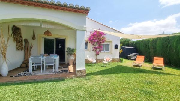 Chalet adosado en Calle de La Camamilla, 13, Beniarbeig photo 2