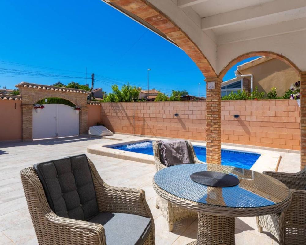 Properties for sale and rent in Spain photo 3