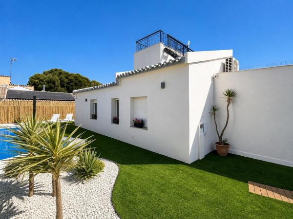 Chalet pareado en Calle la Falua, Punta Prima, Orihuela photo 4