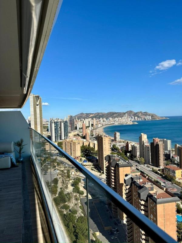 Sprzedaż mieszkania w Piso en Playa de Poniente, Benidorm, Benidorm
photo 1