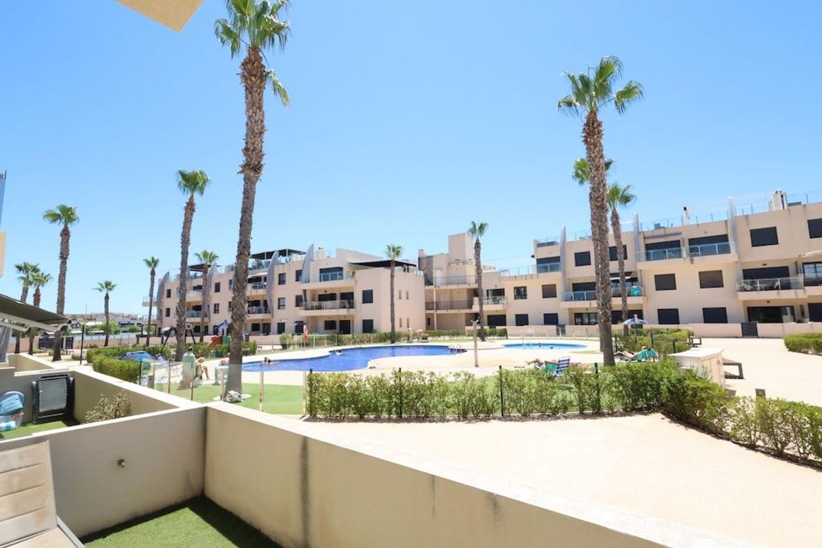 Sale of apartment in Piso en Calle Sevilla, Pueblo Latino, Pilar de la Horadada, Pilar de la Horadada
photo 1