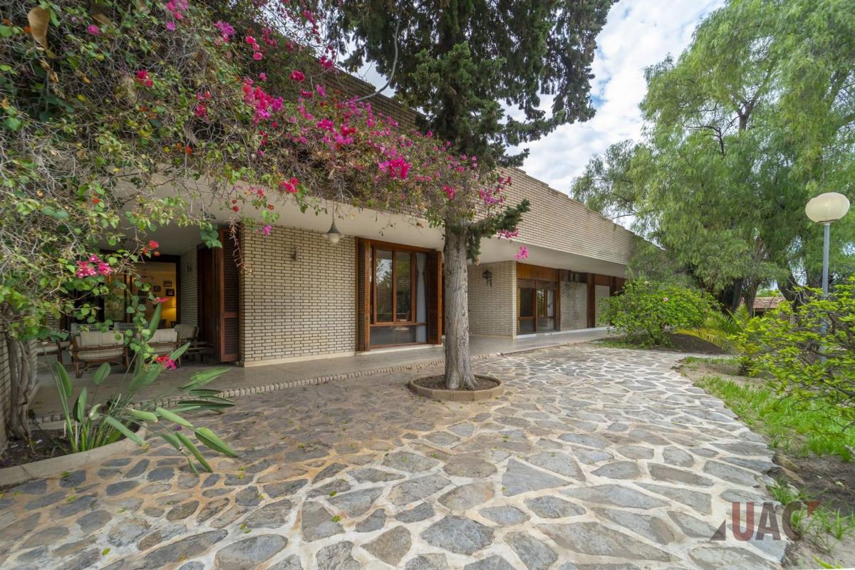 Properties for sale and rent in Spain photo 4
