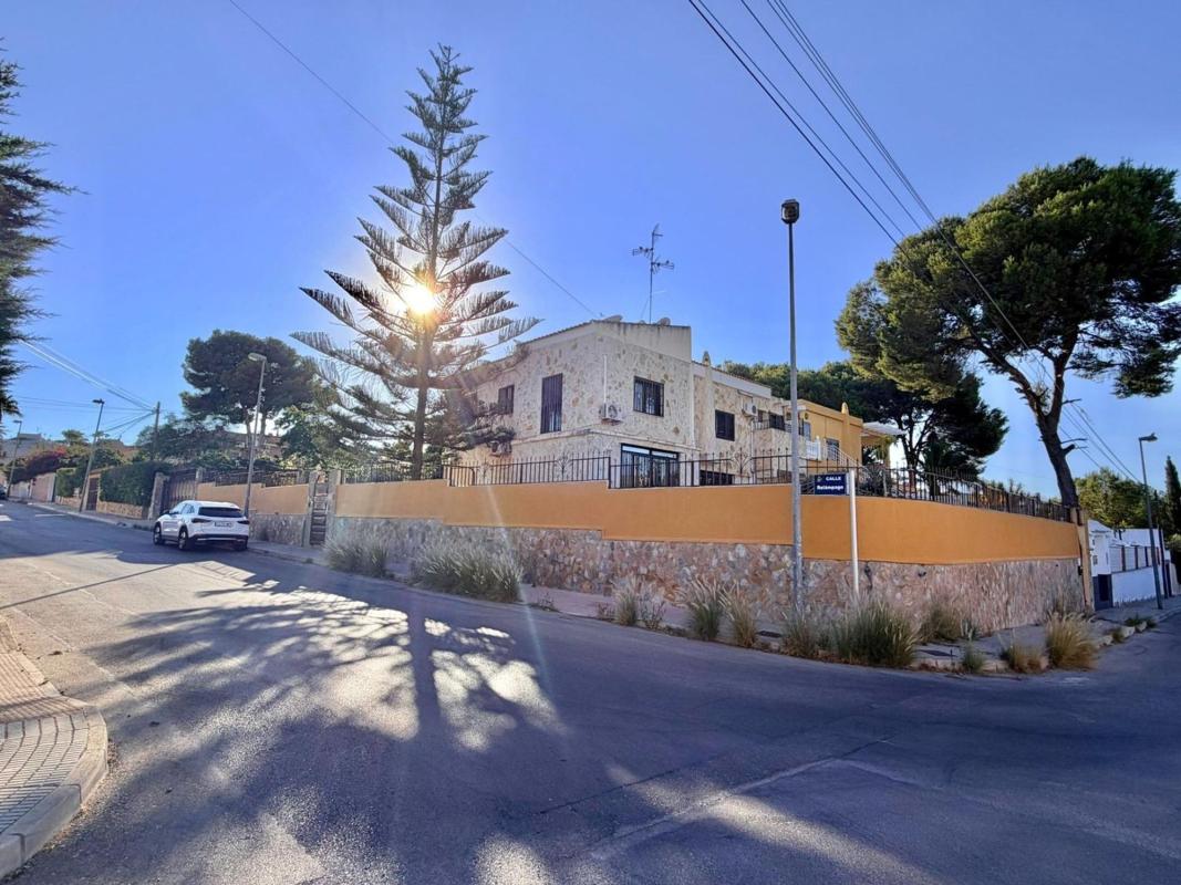 Properties for sale and rent in Spain photo 1