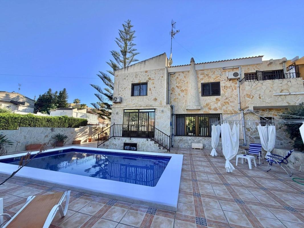 Properties for sale and rent in Spain photo 3