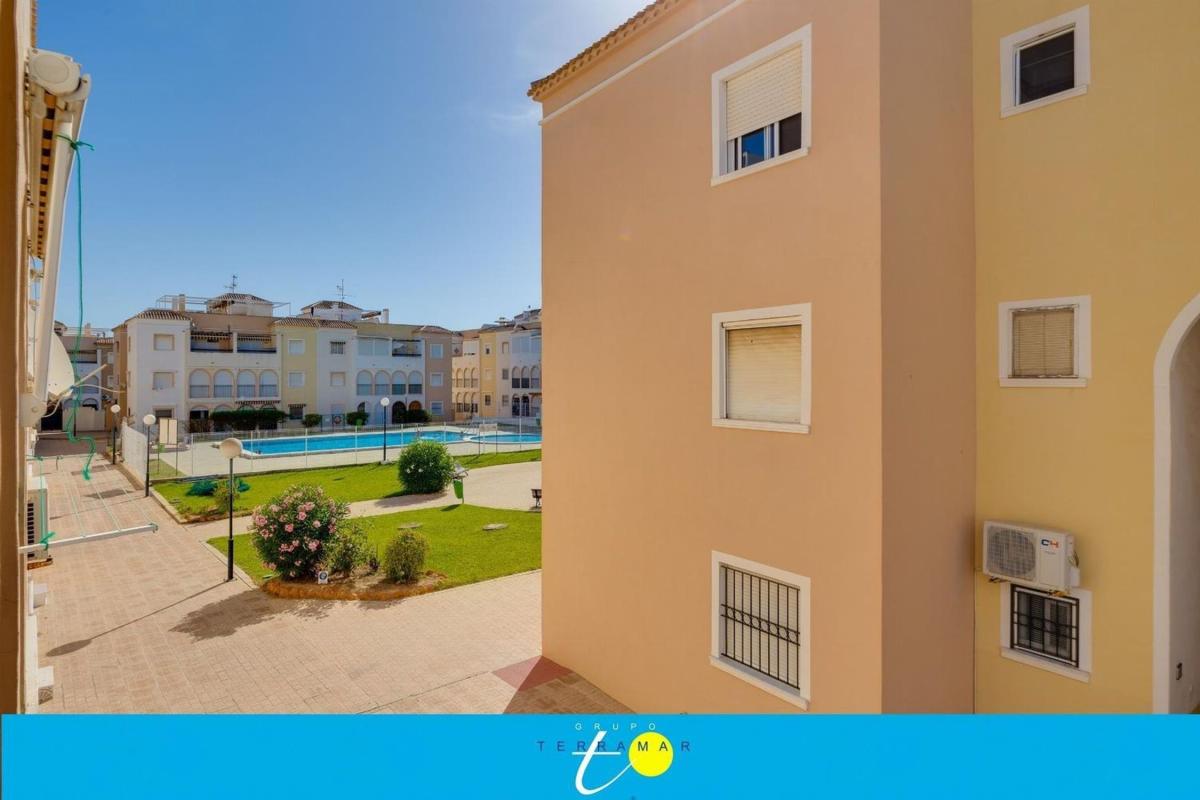 Sprzedaż niezależnego domku jednorodzinnego w Casa o chalet independiente en Calle Mar Menor, 15, La Veleta, Torrevieja, Torrevieja photo 3
