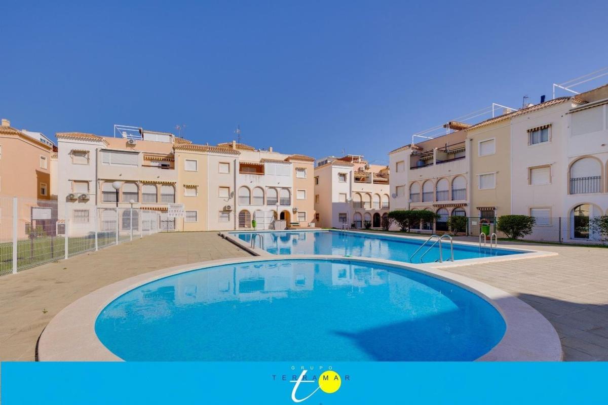 Sprzedaż niezależnego domku jednorodzinnego w Casa o chalet independiente en Calle Mar Menor, 15, La Veleta, Torrevieja, Torrevieja photo 5