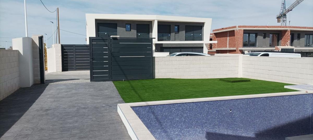New construction Villa Linda in Gran Alacant photo 3