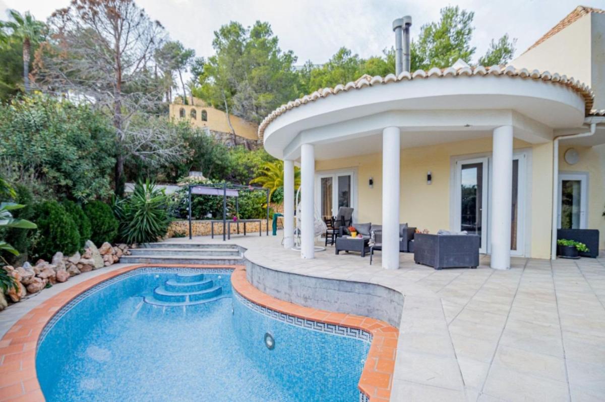 Properties for sale and rent in Spain photo 4