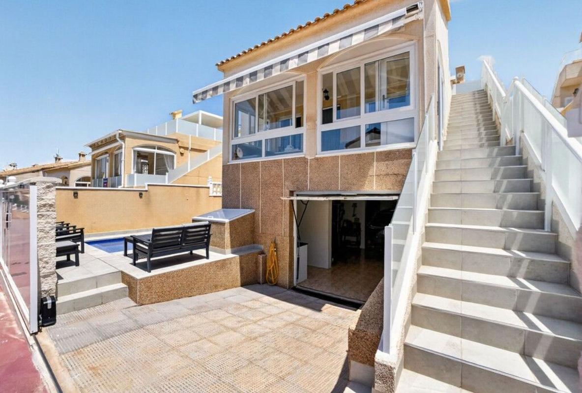 Properties for sale and rent in Spain photo 1