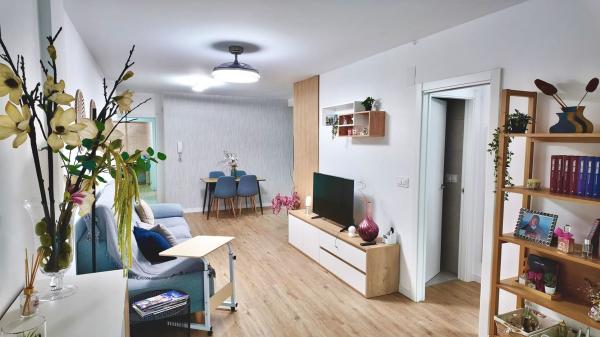 Продажа квартиры на Piso en Calle Villa Madrid, 28, Parque de las Naciones, Torrevieja, Торревьеха
thumbnail 2