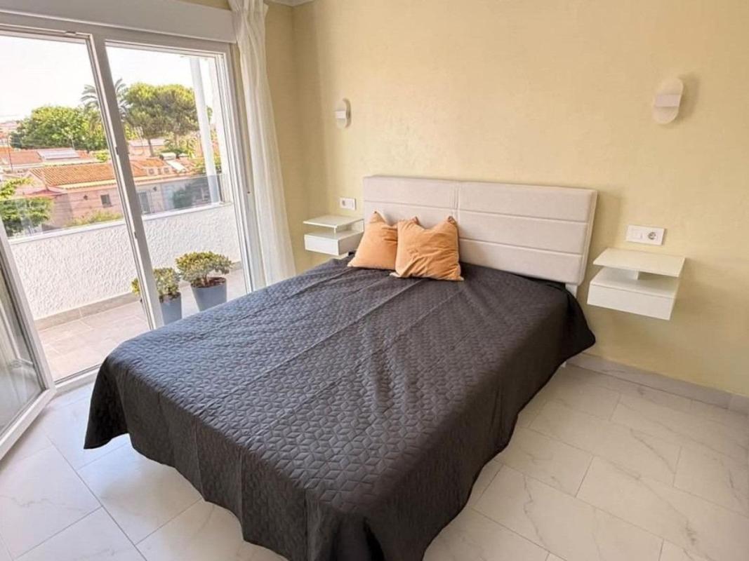 Venta de chalet independiente en Casa o chalet en Calle Luxemburgo, Nueva Torrevieja, Torrevieja, Torrevieja
photo 4