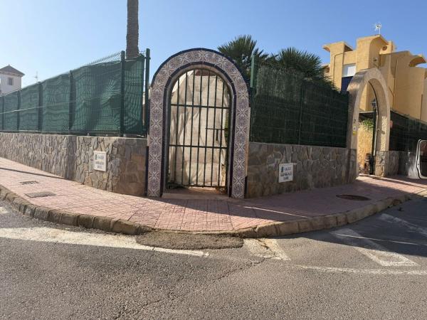 Casa o chalet independiente en Calle Poeta Rabindranath Tagore, Zona los Frutales, Torrevieja photo 1