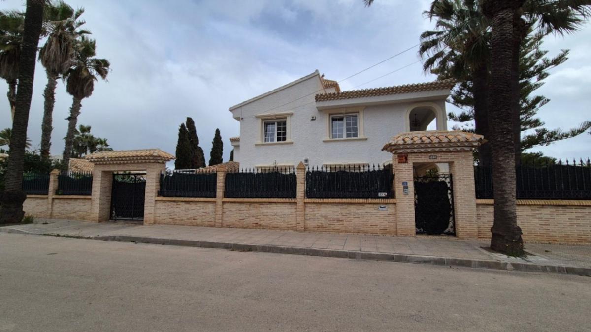 Venta de chalet independiente en Casa o chalet en Cabo Roig, Orihuela, Orihuela
photo 3