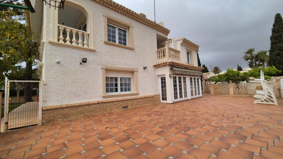 Venta de chalet independiente en Casa o chalet en Cabo Roig, Orihuela, Orihuela
photo 4
