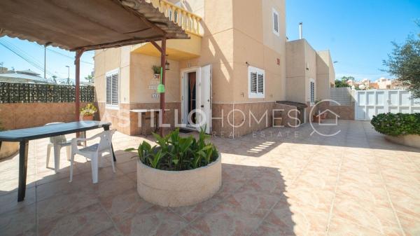 Частный шале на продаже в Casa o chalet en Zona los Frutales, Torrevieja, Торревьеха photo 1