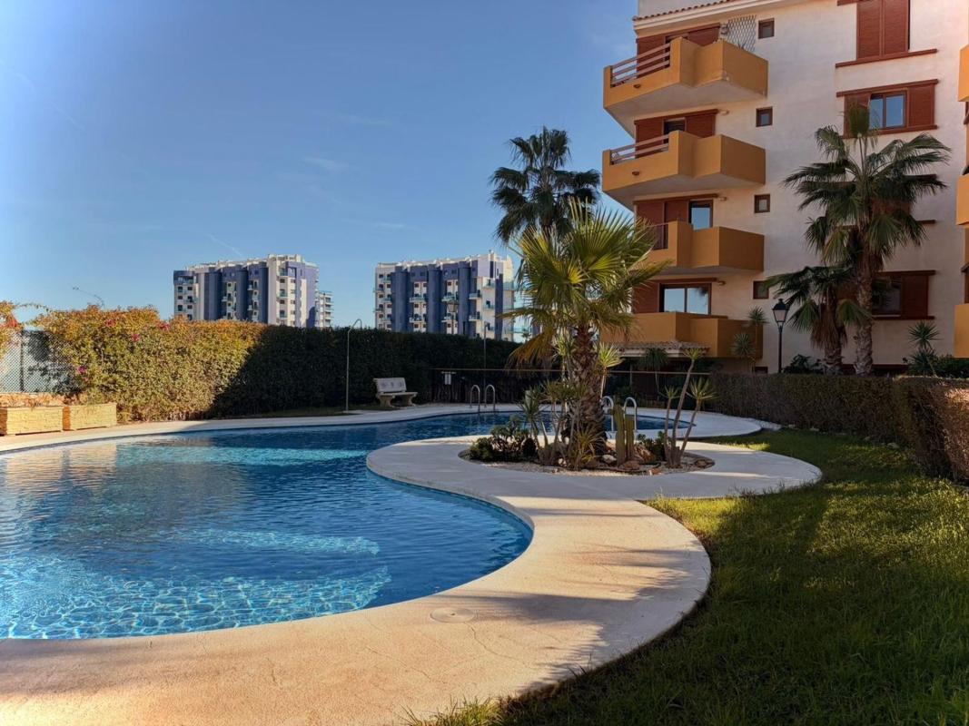 Venta de piso en Piso en Calle Mar de Fondo, 4 a, Punta Prima, Torrevieja, Torrevieja
photo 2