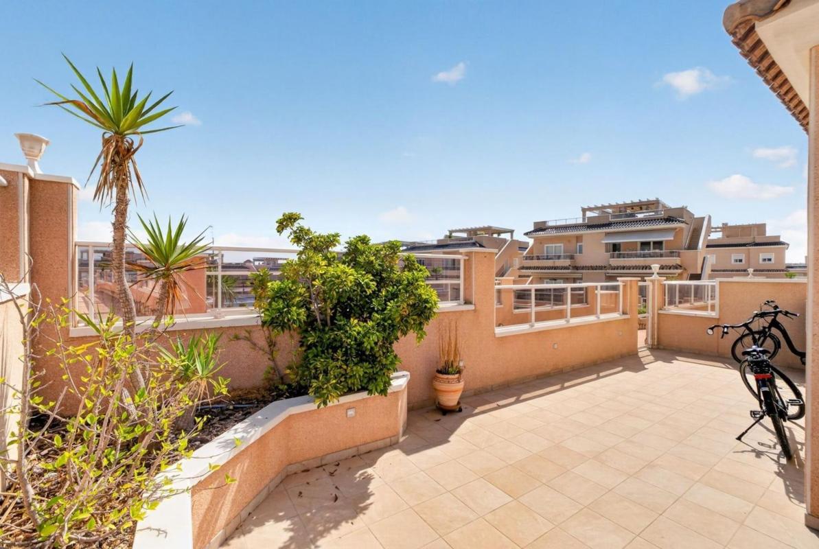 Sale of apartment in Piso en Los Balcones - Los Altos del Edén, Torrevieja, Torrevieja
photo 3
