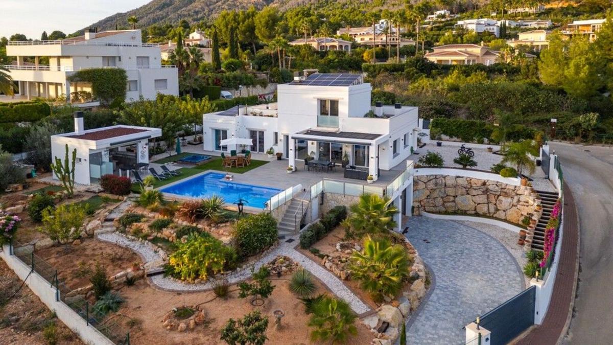 Properties for sale and rent in Spain photo 4