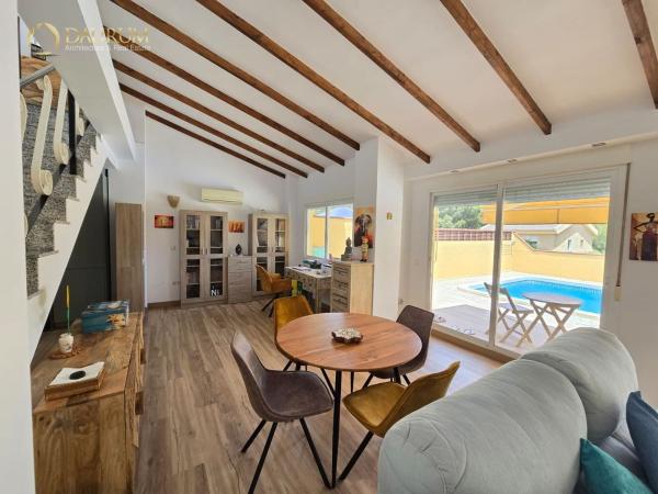 Chalet pareado en Calle Oroval, Coloma, La Nucia photo 1