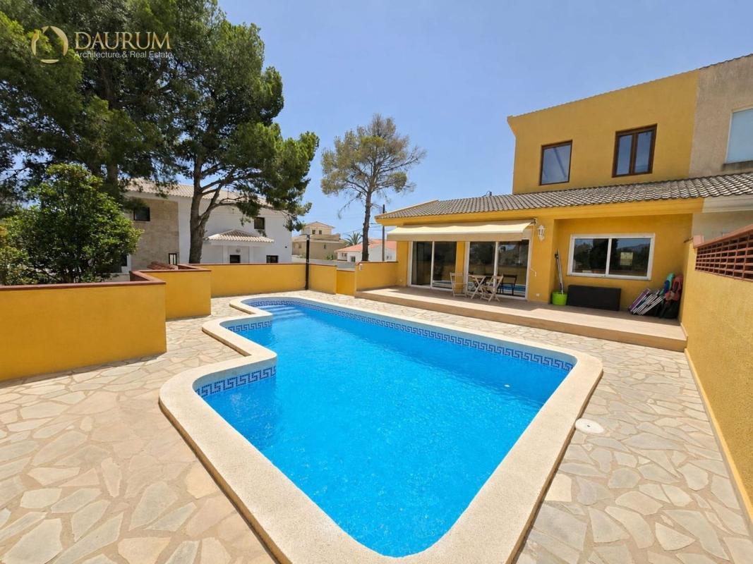 Properties for sale and rent in Spain photo 3