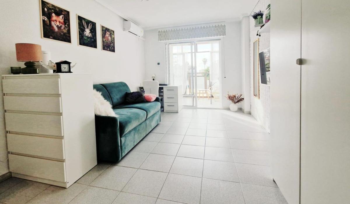 Venta de estudio en Estudio en Avenida Robleda, La Siesta - El Salado - Torreta, Torrevieja, Torrevieja photo 3