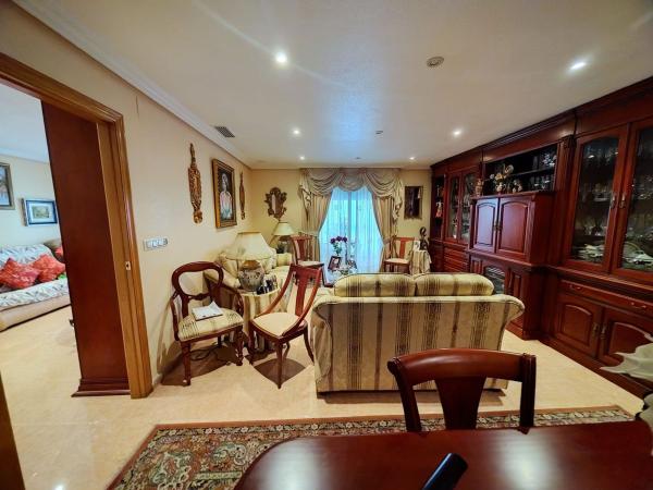 Продажа квартиры на Piso en Calle Villa Madrid, Puerto Deportivo, Torrevieja, Торревьеха
 photo 1